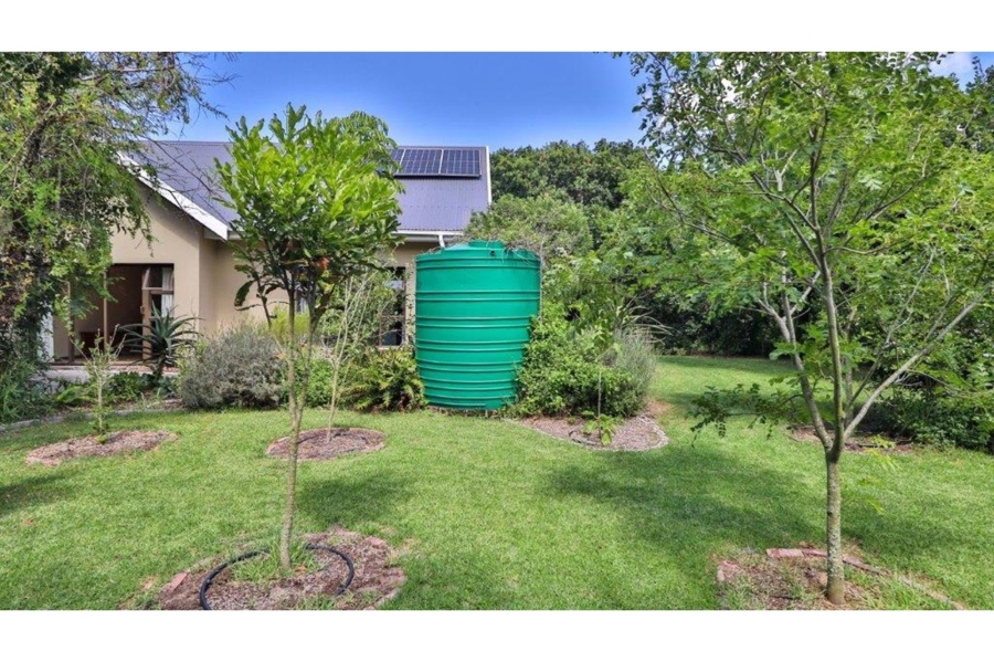 6 Bedroom Property for Sale in Lovemore Park Eastern Cape